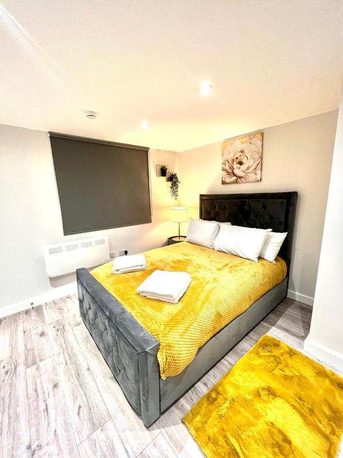 Golden Residences - Oakway Feltham Экстерьер фото