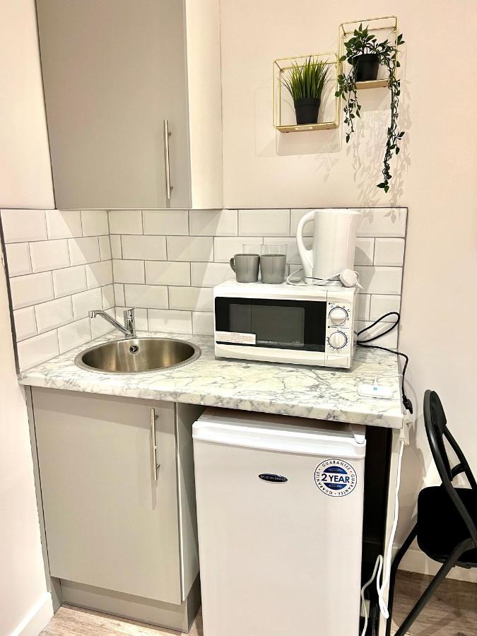Golden Residences - Oakway Feltham Экстерьер фото