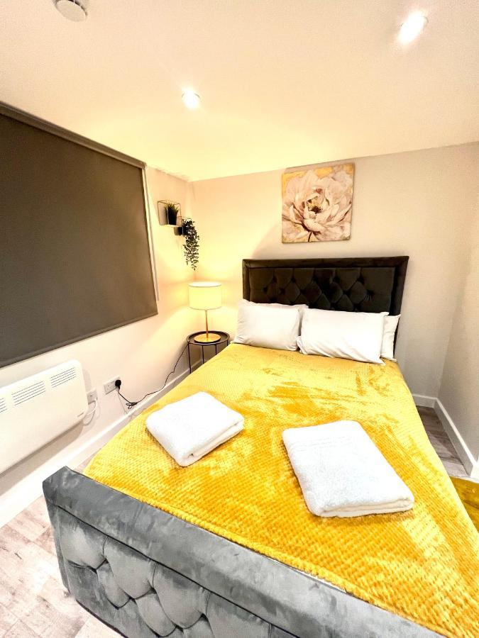 Golden Residences - Oakway Feltham Экстерьер фото
